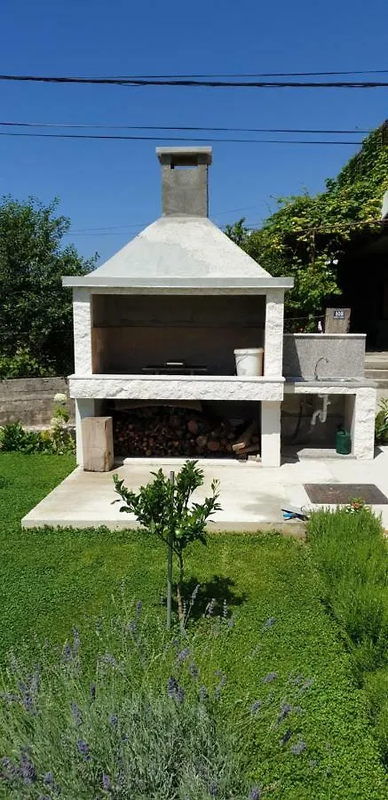 Navi Kastela